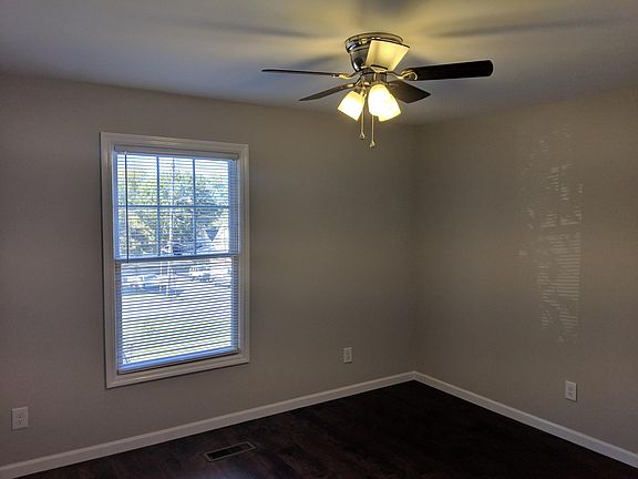 5th image of 15 Smalltown Cir