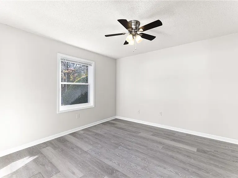 121 Mark Twain Cir — Photo 16