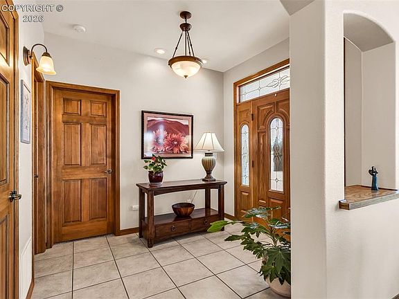 5th image of 38 Eagle Crest Dr
