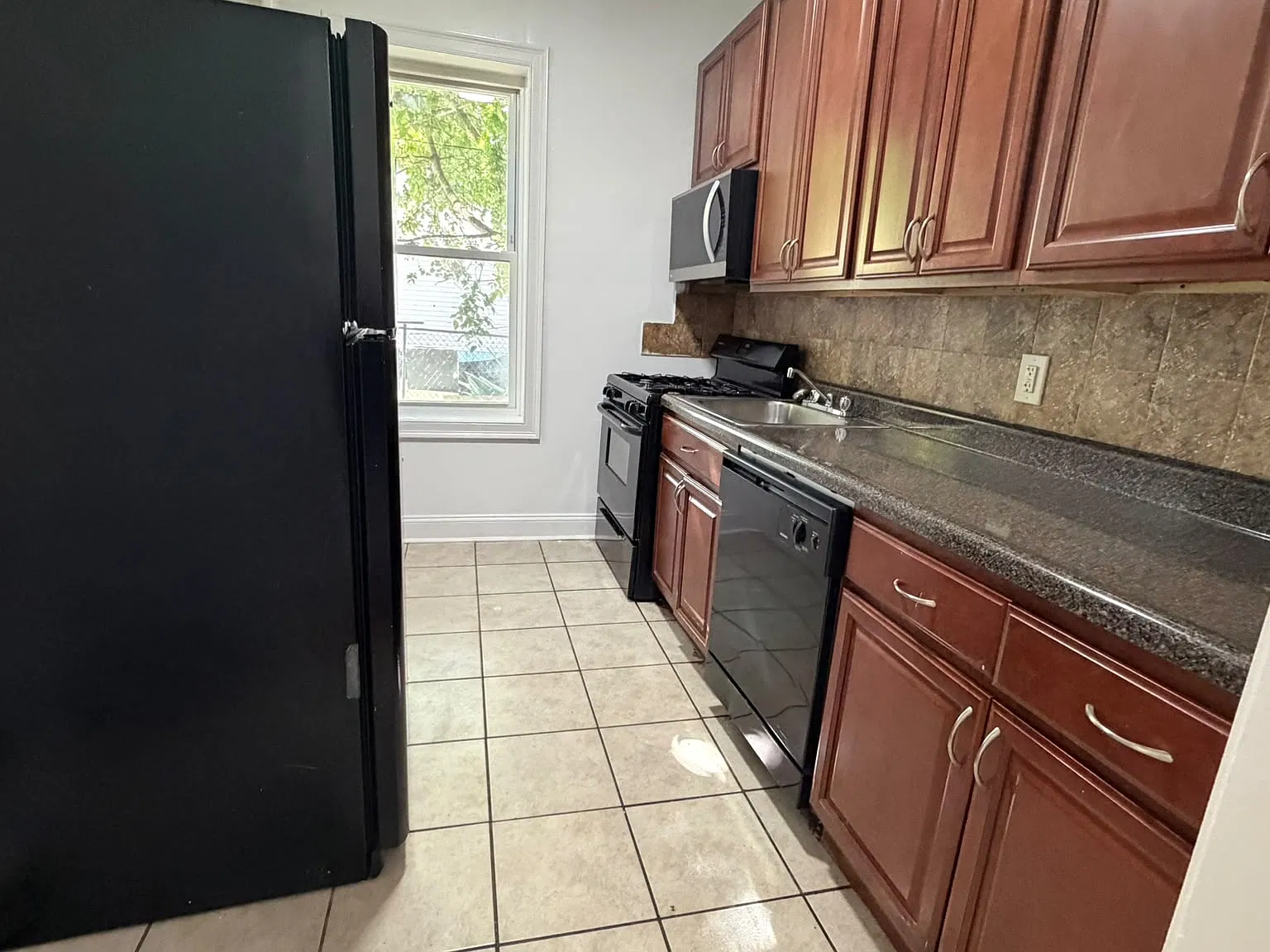 15 Gardner Avenue — Photo 2