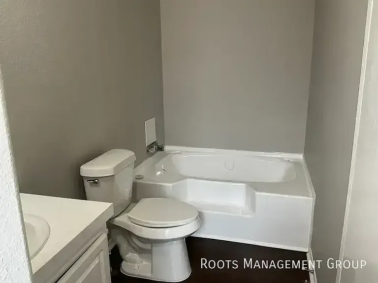 15923 Clarke Springs Dr #15923C — Photo 13