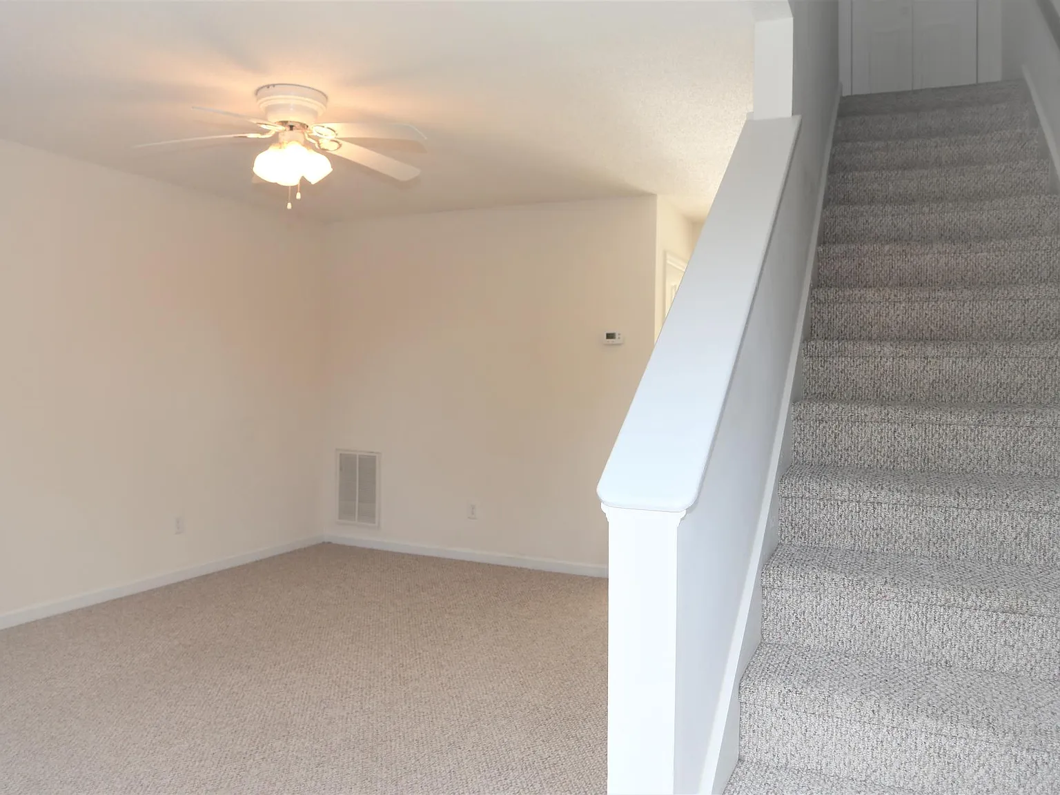 W Ivybridge Drive, Hubert — Photo 2