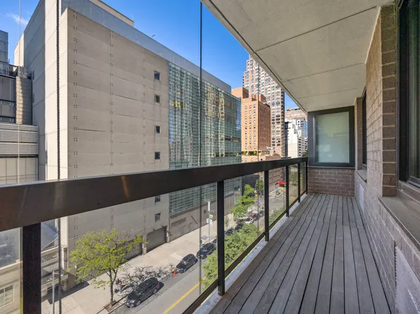 515 East 72nd Street image 14 of 29