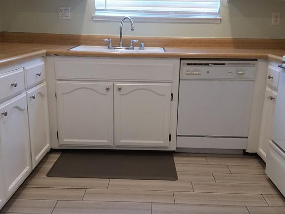 3rd image of 3189 Groth Ct