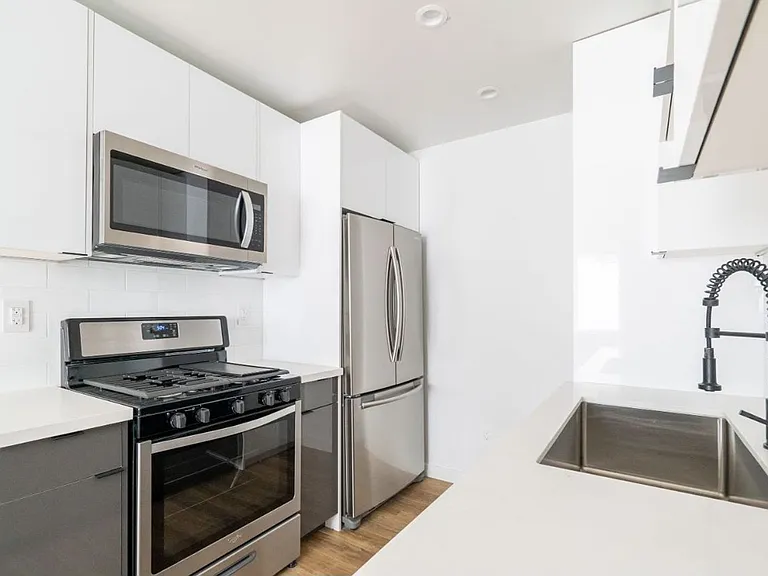 6120 Eleanor Ave — Photo 7