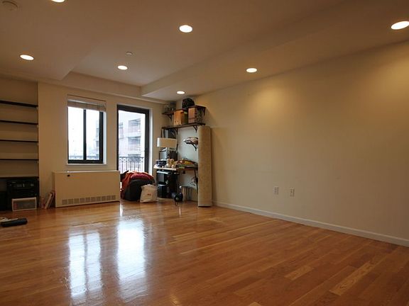2nd image of 3110 23rd St APT 5F