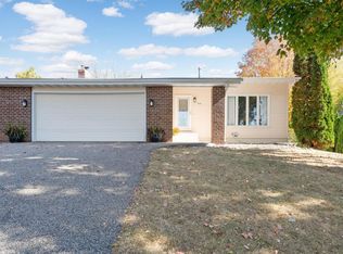 9255 Overlook Trl, Eden Prairie, MN 55347