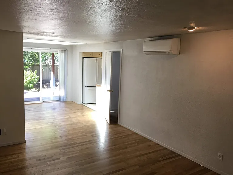 2920 Alder St — Photo 7