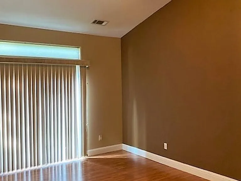 518 Castenda Dr — Photo 11