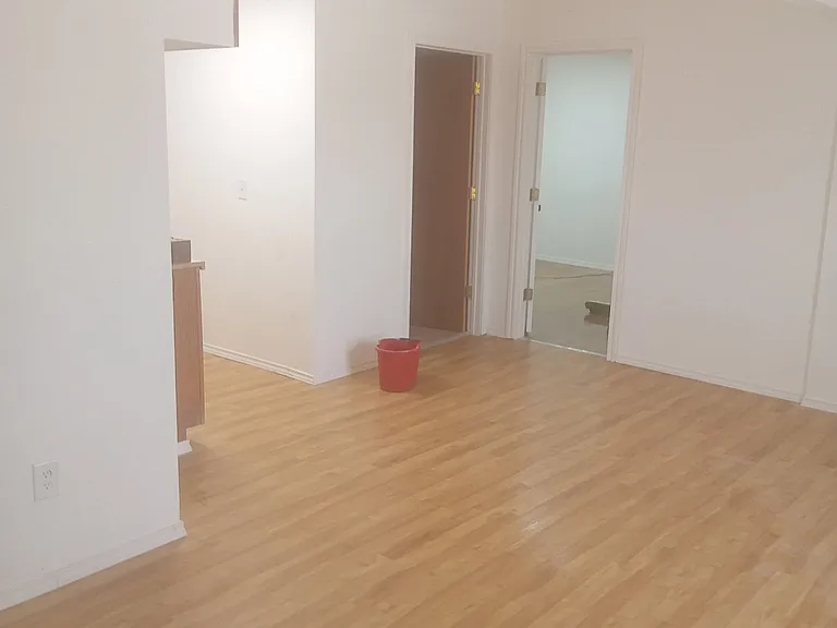 408 N 3rd St #6 — Photo 5