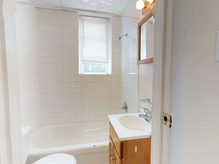 Chester Lynn Apartments — Photo 36
