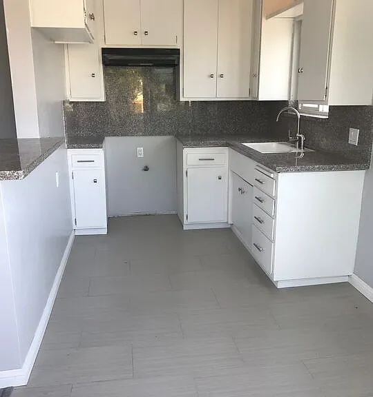 2018 S Longwood Ave #4 — Photo 9
