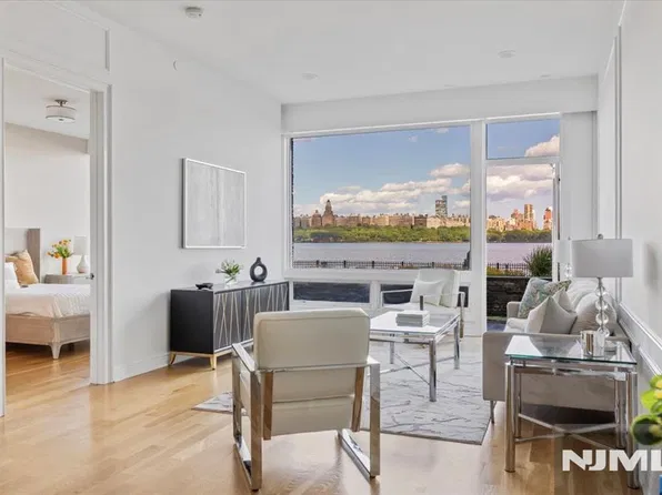 9 Somerset Lane #118, Edgewater, NJ 07020