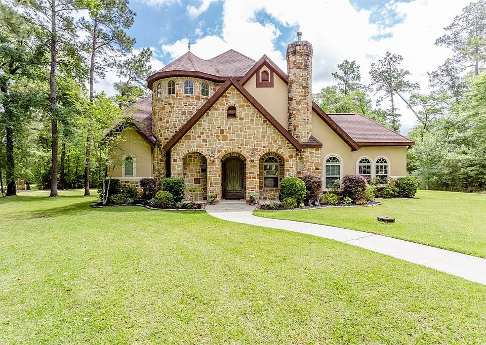 1st image of 40222 Brownwood Ct