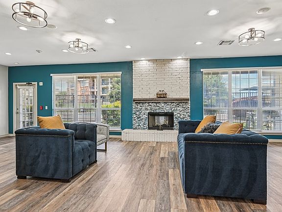4th image of 700 Timber Oaks Ln #8301