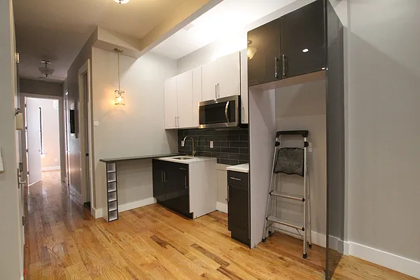 Rented by Nooklyn NYC LLC | media 18