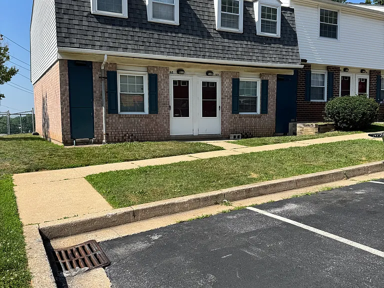 87 Carroll View Ave — Photo 1