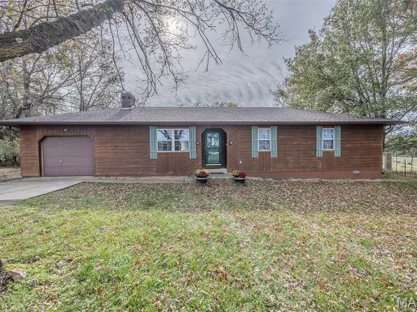 22622 Green Hills Rd, Lebanon, MO 65536