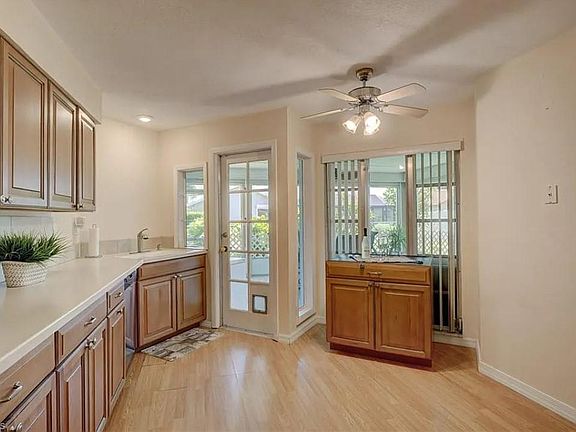 4th image of 3919 SE 9th Ct