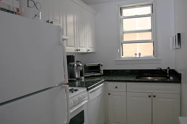 Rented by Halstead Real Estate | media 10