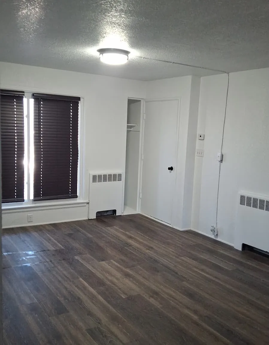 2 bed, $1,200 — Photo 4