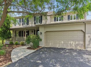 209 Mooregate Trl, Hawthorn Woods, IL 60047