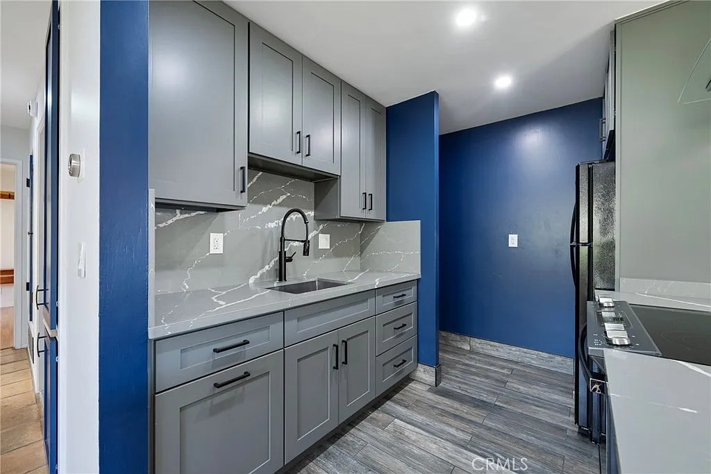 1 bed, 726 sqft, $3,200 — Photo 4