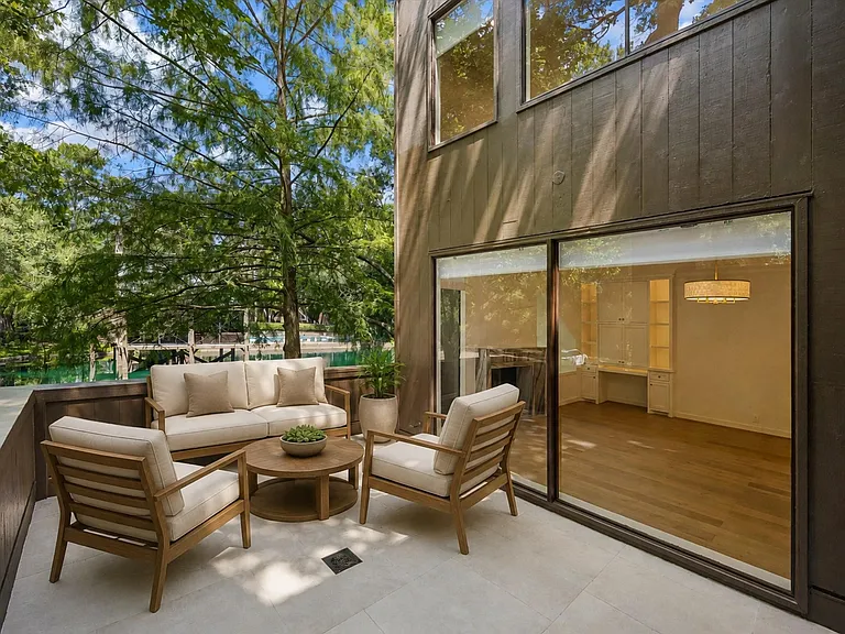 201 Litchfield Ln — Photo 22