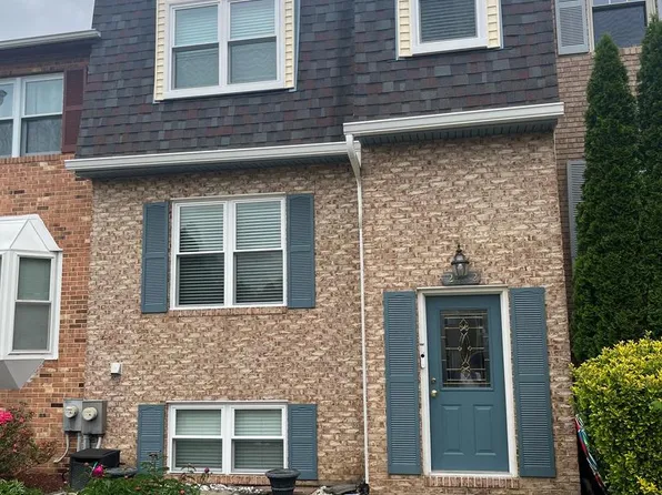 2432 Vineyard Ln, Crofton, MD 21114