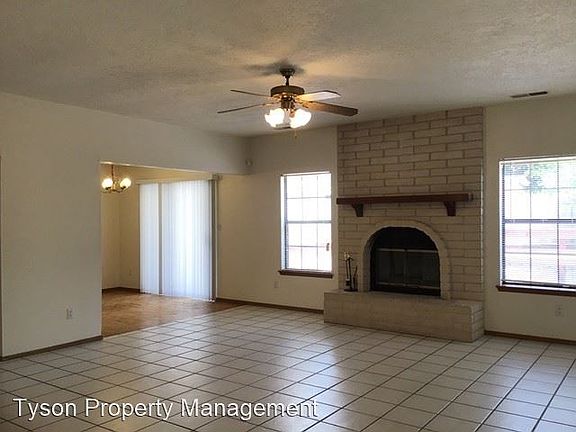 3rd image of 5305 Vicksburg Dr NW