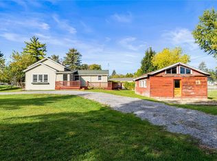 1236 Hook Rd, Farmington, NY 14425