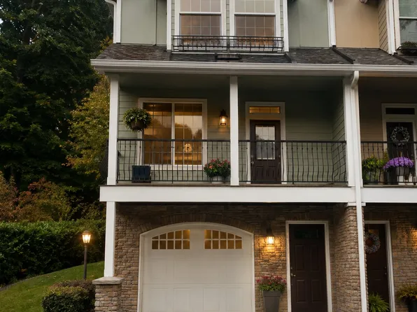 2052 NE 49th Way #4H, Hillsboro, OR 97124