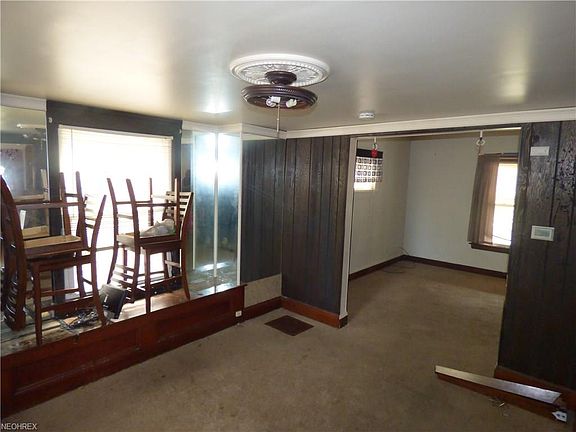 5th image of 9915 Raymond Ave