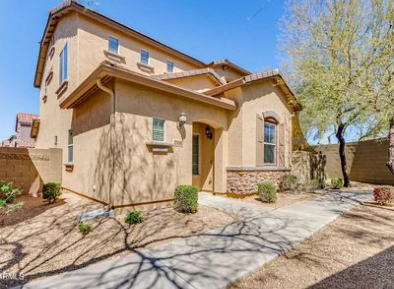 3 bed, 2.5 bath, 1875 sqft, $3,000 — Photo 1