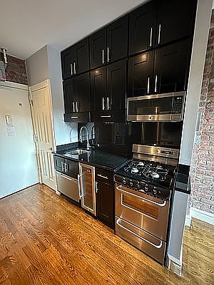 4th image of 202 E 13th St APT 3A