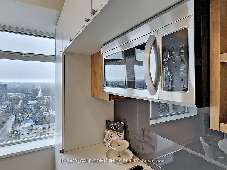 111 Saint Clair Ave W #1828 — Photo 17