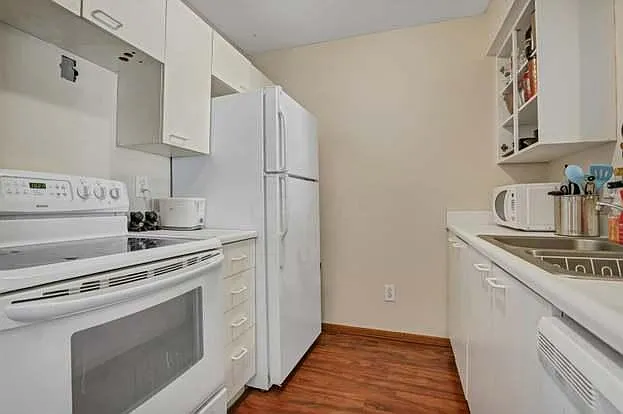 189 Hawkins Ln #F — Photo 29
