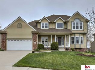 17812 Washington Cir, Omaha, NE 68135