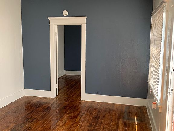 3rd image of 1045 E 4th St APT 7