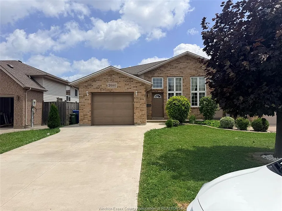 2680 Teedie Cres