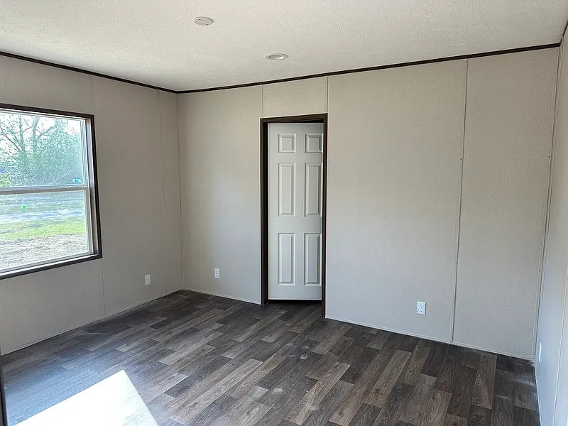 3 bed, 2.0 bath, $945 — Photo 4