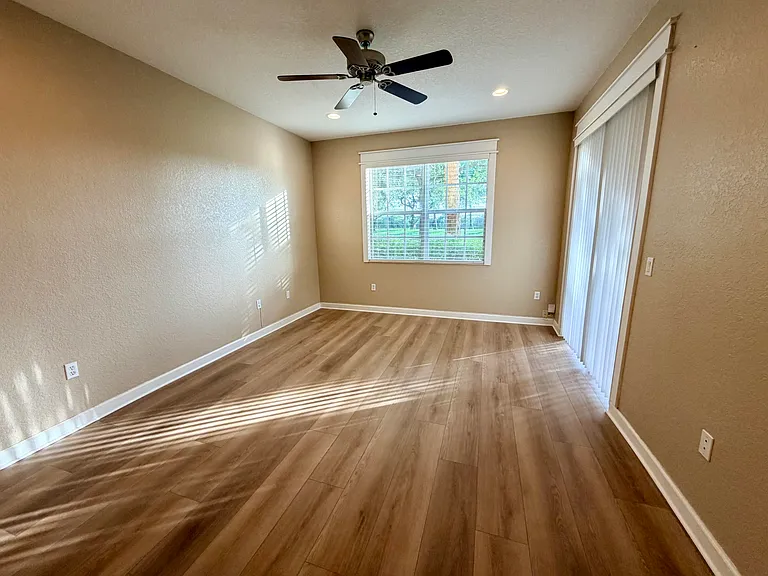 7911 NW 128th Ln #11-C — Photo 33