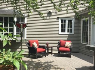 18 Pinewood Dr, Amherst, NH 03031