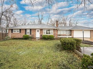 521 Kehrs Mill Rd, Ballwin, MO 63011