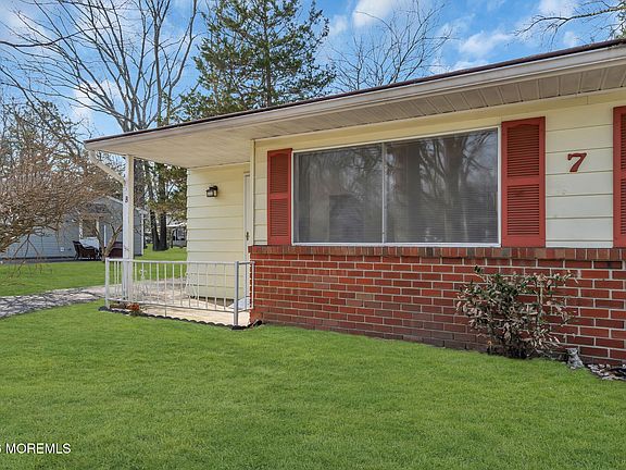 4th image of 7 Nevada Drive #B