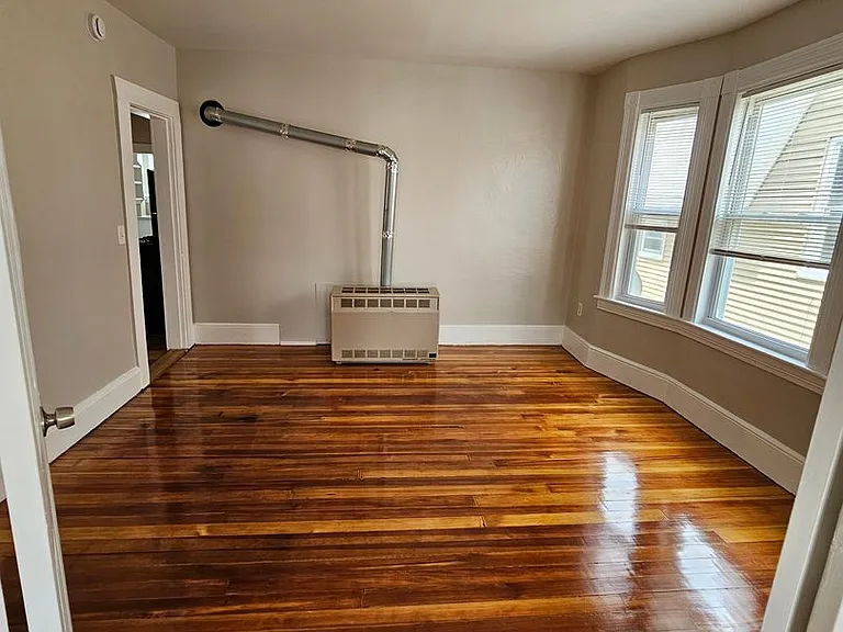 185 Grove St #187 — Photo 2