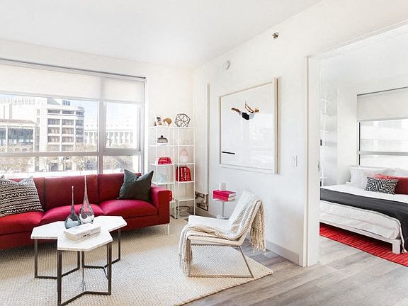 5th image of 33 8th St APT 1024