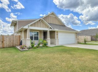 1290 Lakeview Dr, Edmond, OK 73034