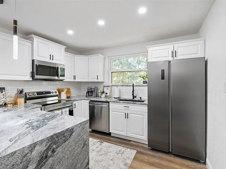 2402 W Cypress St — Photo 20