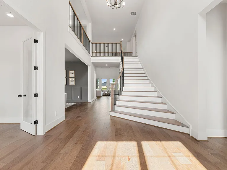 1222 Crown Forest Dr — Photo 3